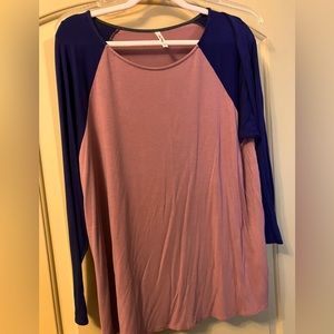 Cool Melon Women 2X Top. Long sleeve. Casual Tee. T-shirt. Mauve & Dark Blue